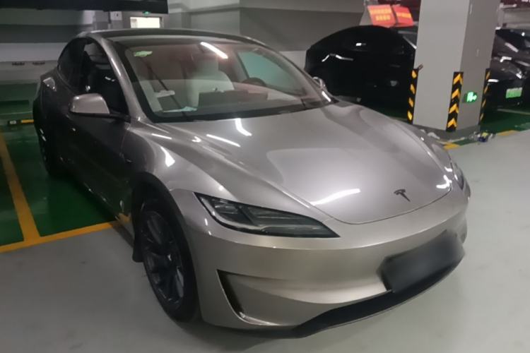 Used Tesla Model 3 2023 Rear-Wheel-Drive Version Front Right 45 Deg