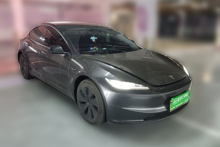 Used Tesla Model 3 2023 Rear-Wheel-Drive Version Front Right 45 Deg