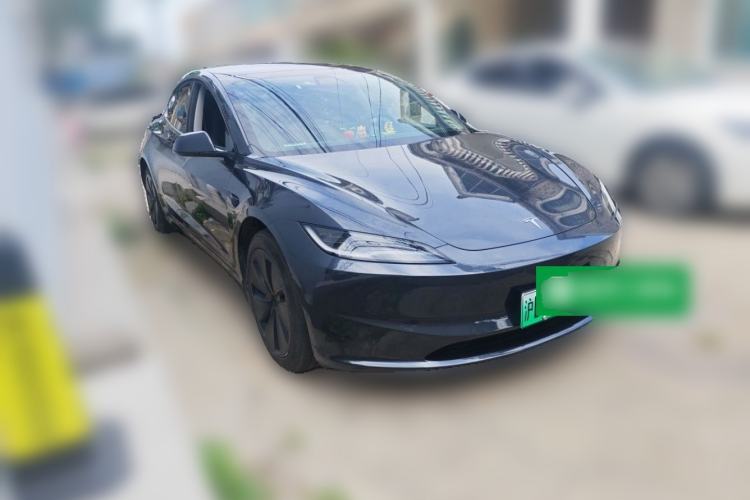 Used Tesla Model 3 2023 Rear-Wheel-Drive Version Front Right 45 Deg