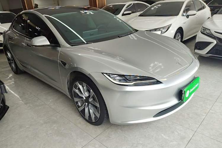 Used Tesla Model 3 2023 Rear-Wheel-Drive Version Front Right 45 Deg