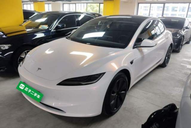 Used Tesla Model 3 2023 Long-Range All-Wheel-Drive Version
