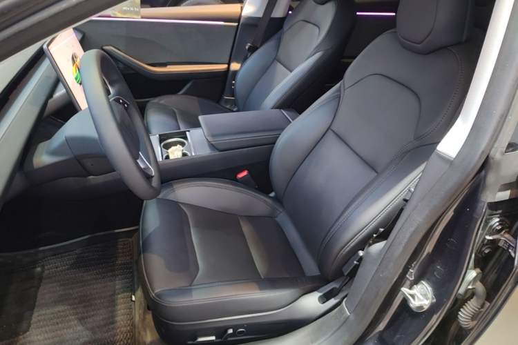 Used Tesla Model 3 2023 Rear-Wheel-Drive Version Left Front Seat