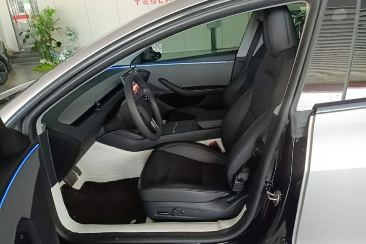 Used Tesla Model 3 2023 Rear-Wheel-Drive Version Left Front Seat