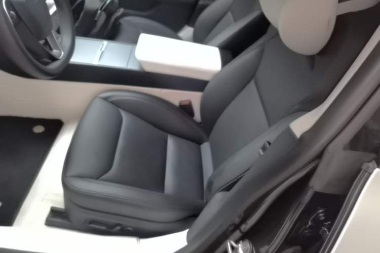 Used Tesla Model 3 2023 Rear-Wheel-Drive Version Left Front Seat
