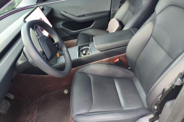 Used Tesla Model 3 2023 Rear-Wheel-Drive Version Left Front Seat