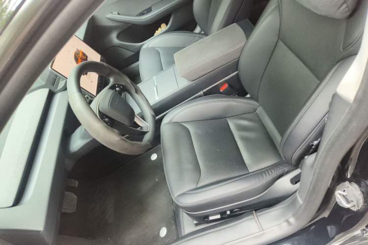 Used Tesla Model 3 2023 Rear-Wheel-Drive Version Left Front Seat