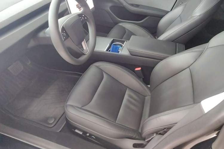 Used Tesla Model 3 2023 Rear-Wheel-Drive Version Left Front Seat