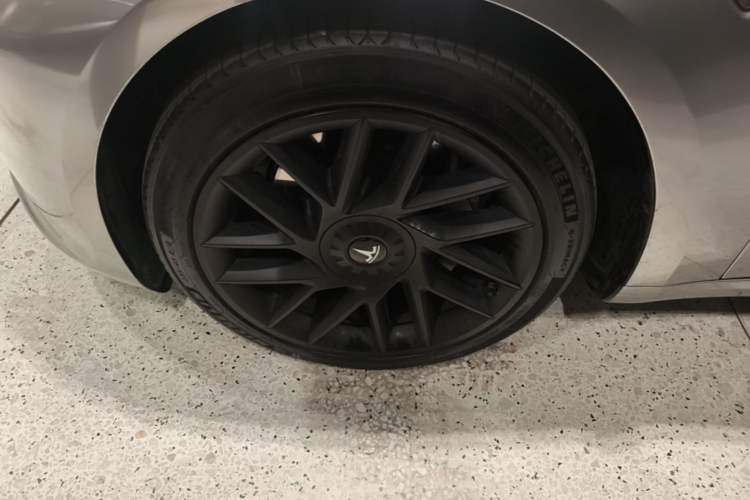 Used Tesla Model 3 2023 Rear-Wheel-Drive Version Left Front Wheel Hub