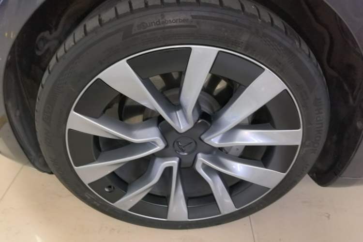 Used Tesla Model 3 2023 Rear-Wheel-Drive Version Left Front Wheel Hub