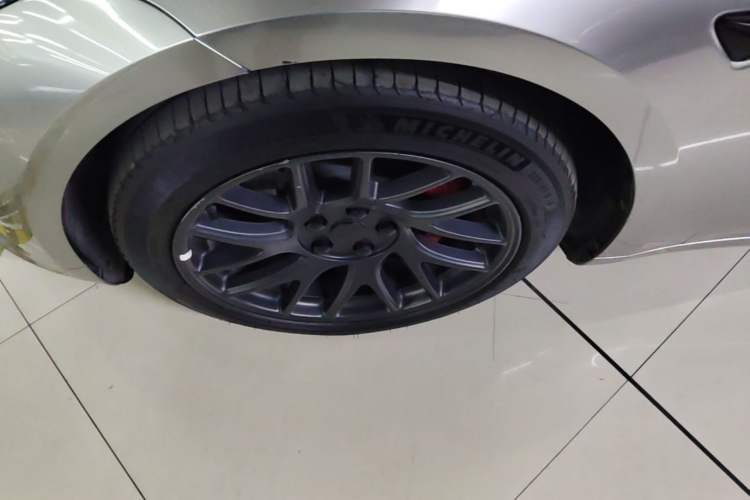 Used Tesla Model 3 2023 Long-Range All-Wheel-Drive Version Left Front Wheel Hub