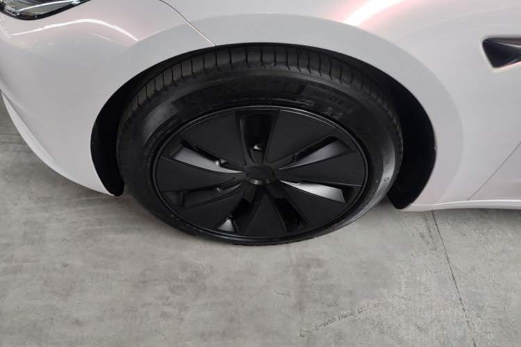 Used Tesla Model 3 2023 Long-Range All-Wheel-Drive Version Left Front Wheel Hub