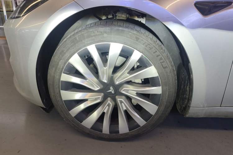 Used Tesla Model 3 2023 Rear-Wheel-Drive Version Left Front Wheel Hub