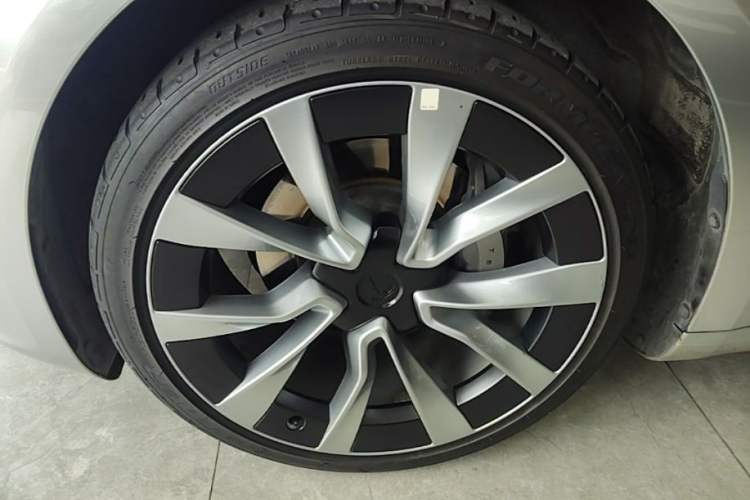 Used Tesla Model 3 2023 Rear-Wheel-Drive Version Left Front Wheel Hub