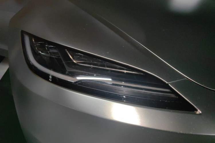 Used Tesla Model 3 2023 Rear-Wheel-Drive Version Right Front Headlight