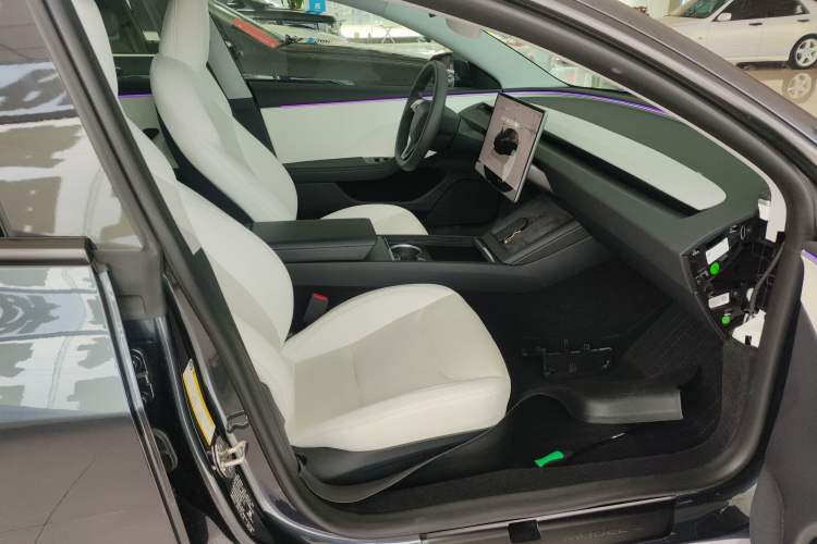 Used Tesla Model 3 2023 Rear-Wheel-Drive Version Right Front Seat