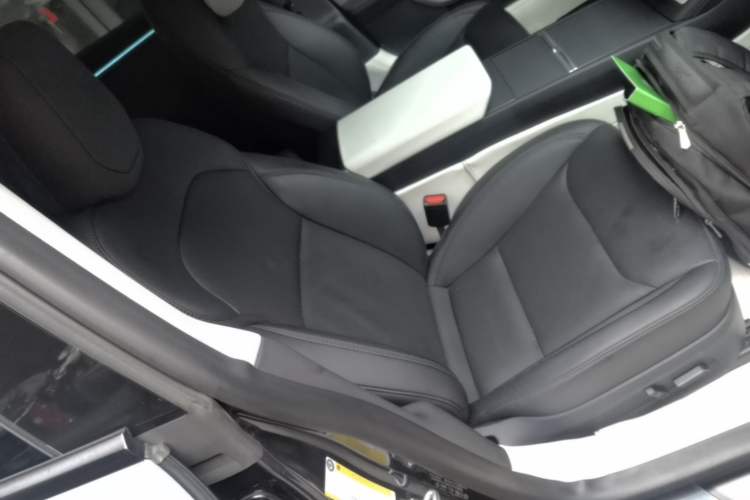 Used Tesla Model 3 2023 Rear-Wheel-Drive Version Right Front Seat