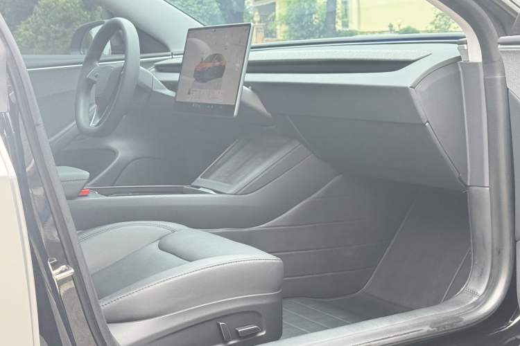 Used Tesla Model 3 2023 Rear-Wheel-Drive Version Right Front Seat
