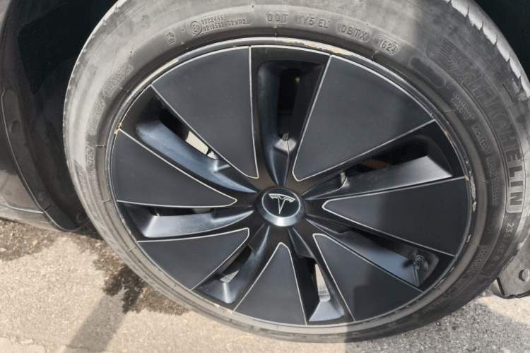 Used Tesla Model 3 2023 Rear-Wheel-Drive Version Right Front Wheel Hub