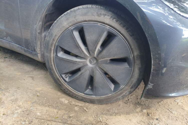 Used Tesla Model 3 2023 Rear-Wheel-Drive Version Right Front Wheel Hub