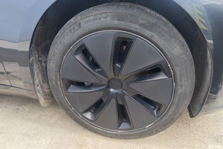 Used Tesla Model 3 2023 Rear-Wheel-Drive Version Right Front Wheel Hub
