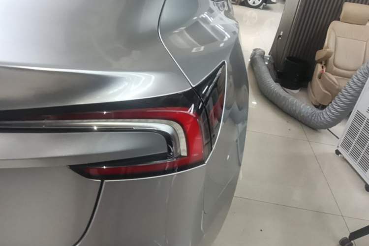 Used Tesla Model 3 2023 Rear-Wheel-Drive Version Right Rear Taillight