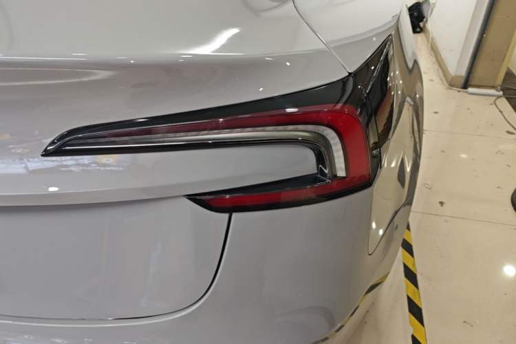 Used Tesla Model 3 2023 Rear-Wheel-Drive Version Right Rear Taillight