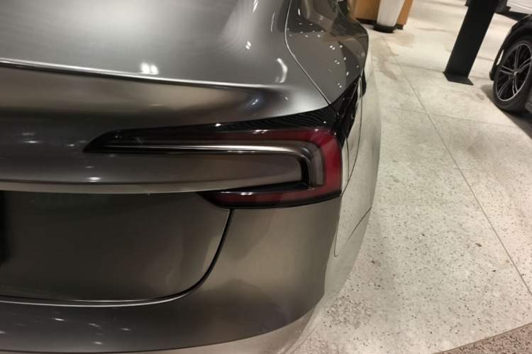 Used Tesla Model 3 2023 Rear-Wheel-Drive Version Right Rear Taillight