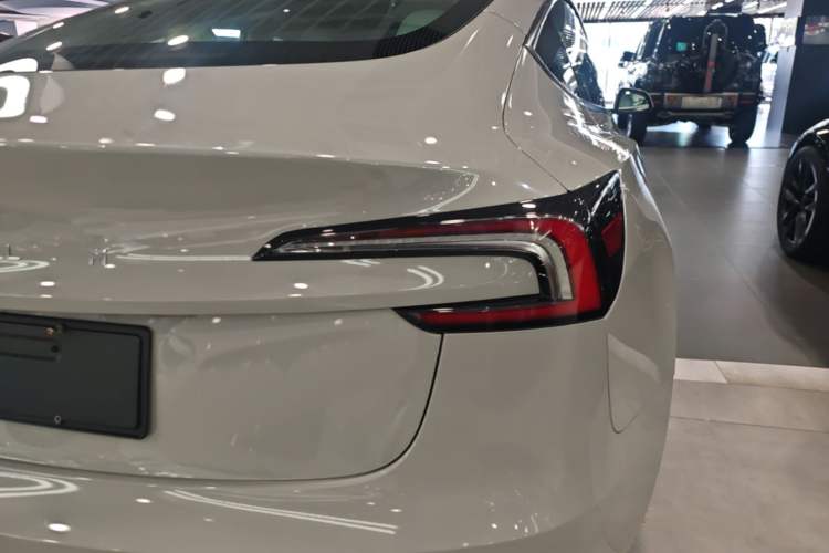 Used Tesla Model 3 2023 Rear-Wheel-Drive Version Right Rear Taillight