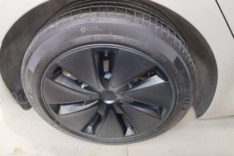 Used Tesla Model 3 2023 Rear-Wheel-Drive Version Right Rear Wheel Hub