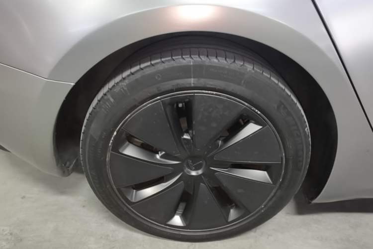 Used Tesla Model 3 2023 Rear-Wheel-Drive Version Right Rear Wheel Hub