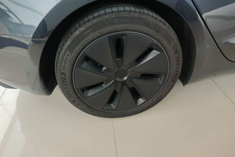 Used Tesla Model 3 2023 Rear-Wheel-Drive Version Right Rear Wheel Hub