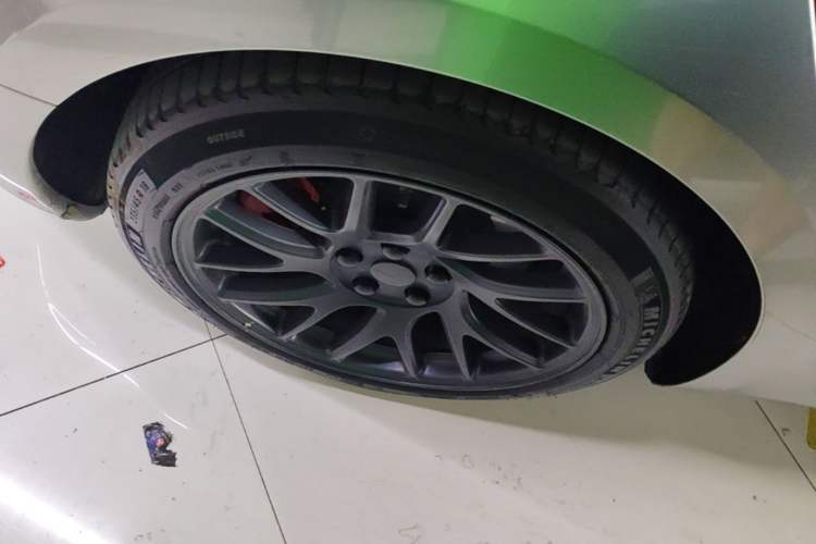 Used Tesla Model 3 2023 Long-Range All-Wheel-Drive Version Right Rear Wheel Hub