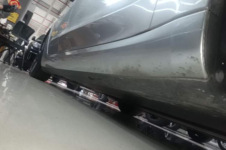 Used Tesla Model 3 2023 Rear-Wheel-Drive Version Right Side Sill