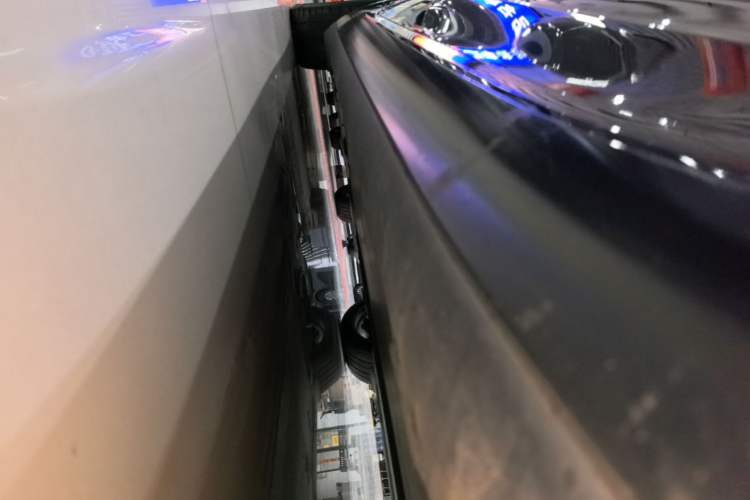 Used Tesla Model 3 2023 Rear-Wheel-Drive Version Right Side Sill
