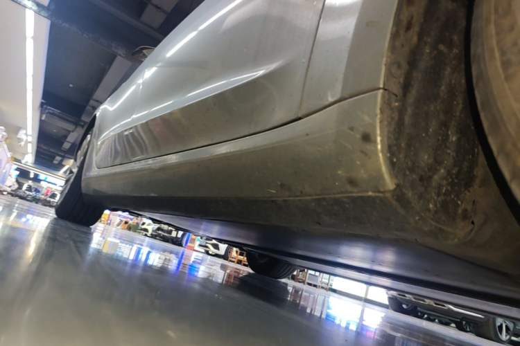 Used Tesla Model 3 2023 Rear-Wheel-Drive Version Right Side Sill