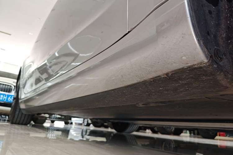 Used Tesla Model 3 2023 Rear-Wheel-Drive Version Right Side Sill