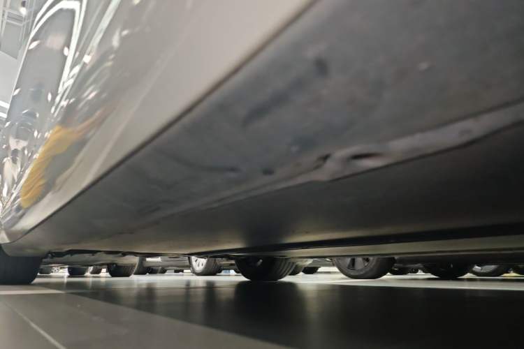 Used Tesla Model 3 2023 Rear-Wheel-Drive Version Right Side Sill