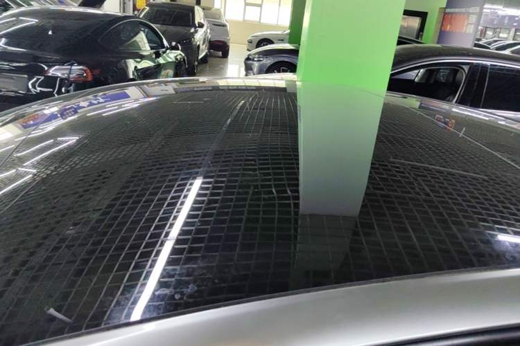 Used Tesla Model 3 2023 Long-Range All-Wheel-Drive Version Roof