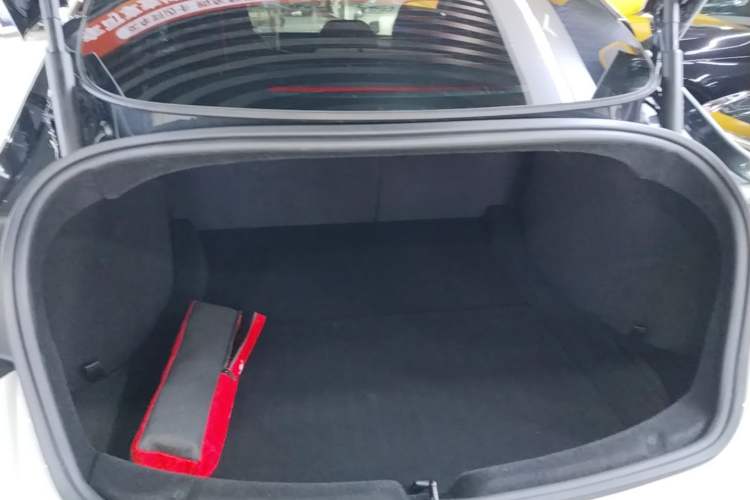 Used Tesla Model 3 2023 Rear-Wheel-Drive Version Trunk