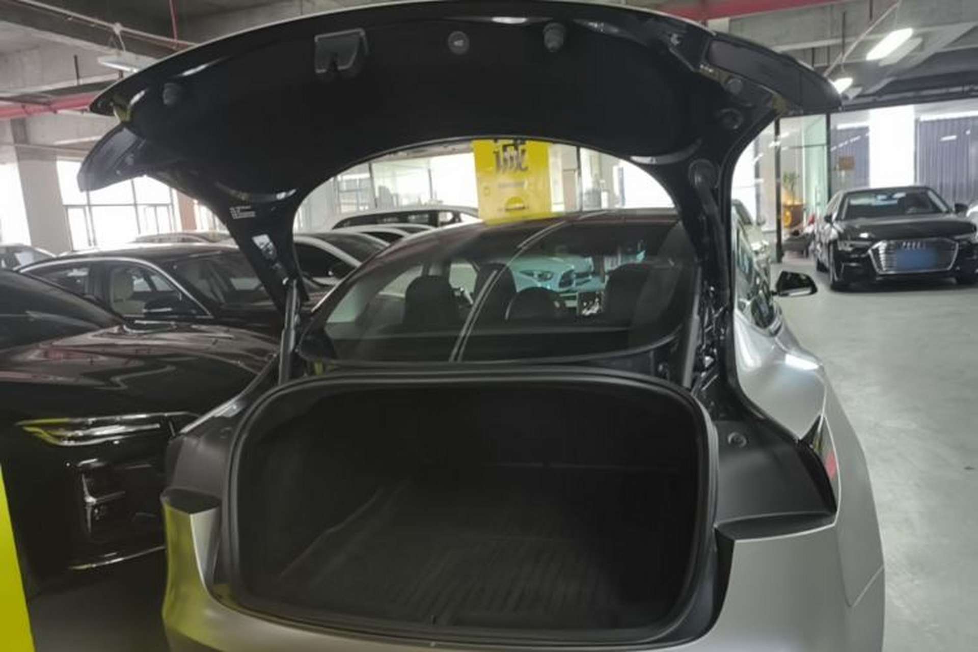 Used Tesla Model 3 2023 Rear-Wheel-Drive Version Trunk