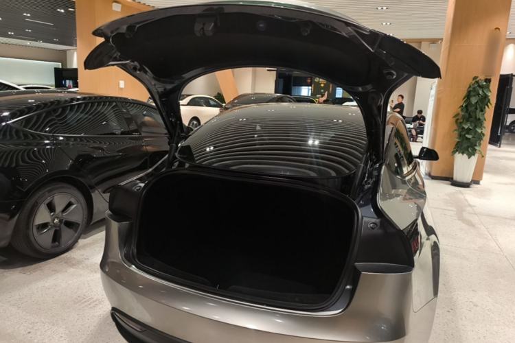 Used Tesla Model 3 2023 Rear-Wheel-Drive Version Trunk