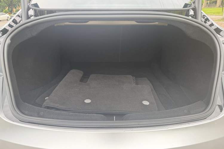 Used Tesla Model 3 2023 Rear-Wheel-Drive Version Trunk
