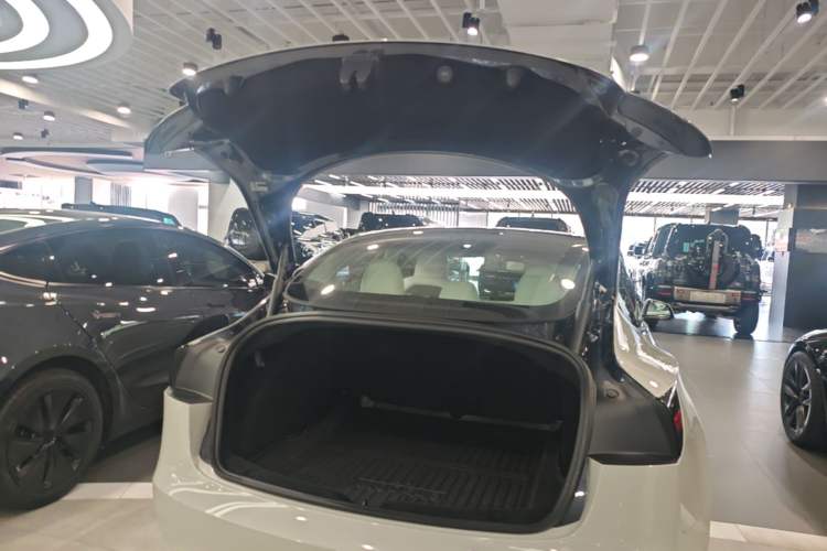 Used Tesla Model 3 2023 Rear-Wheel-Drive Version Trunk