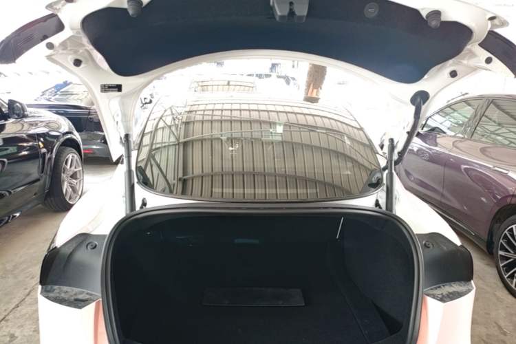 Used Tesla Model 3 2023 Rear-Wheel-Drive Version Trunk