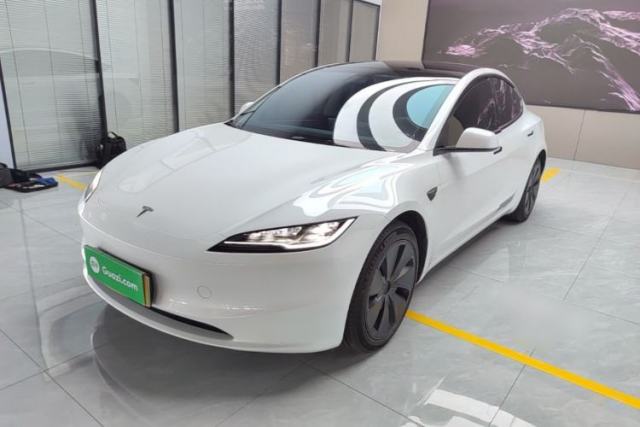 Ojetý Tesla Model 3 2023 Rear-Wheel-Drive Version