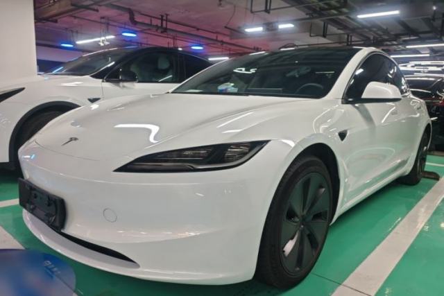 Used Tesla Model 3 2023 Long-Range All-Wheel-Drive Version