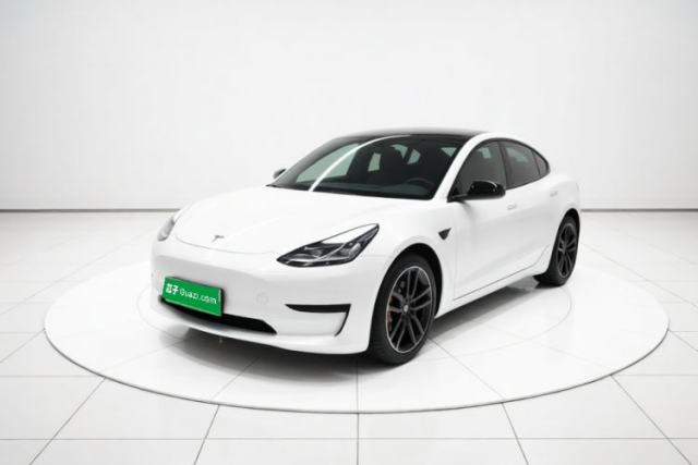 Ojetý Tesla Model 3 2023 Rear-Wheel-Drive Version