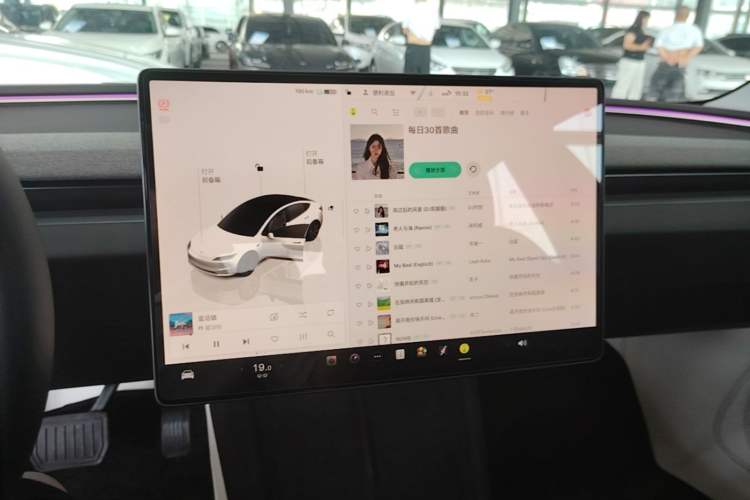 Used Tesla Model 3 2023 Rear-Wheel-Drive Version Audio And AC Panel