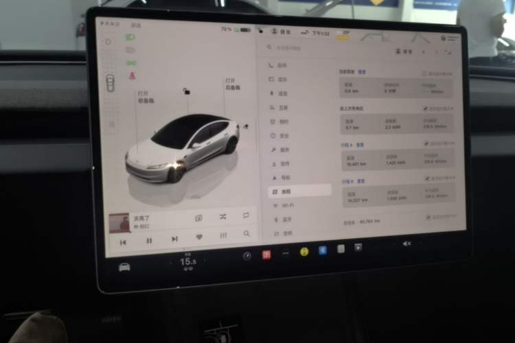 Used Tesla Model 3 2023 Rear-Wheel-Drive Version Audio And AC Panel