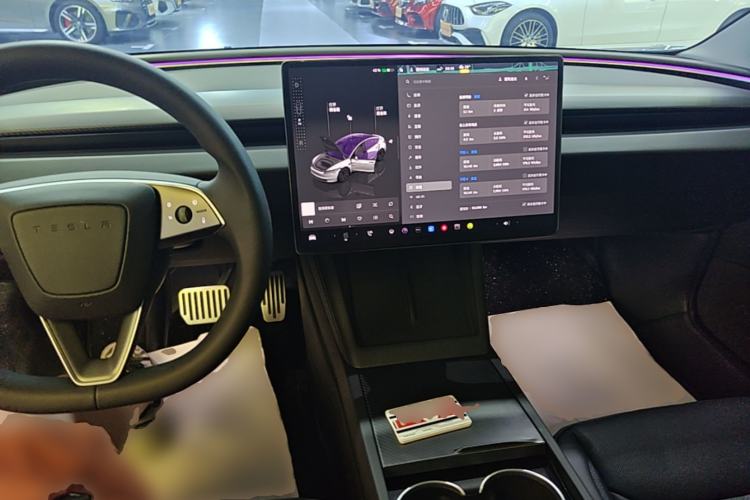 Used Tesla Model 3 2023 Long-Range All-Wheel-Drive Version Center Console